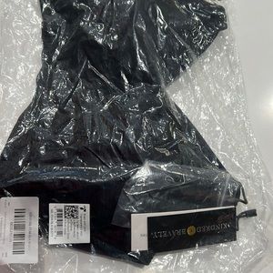 Kindred Bravely Sublime Hands Free Pumping Bra - NWT black - medium busty